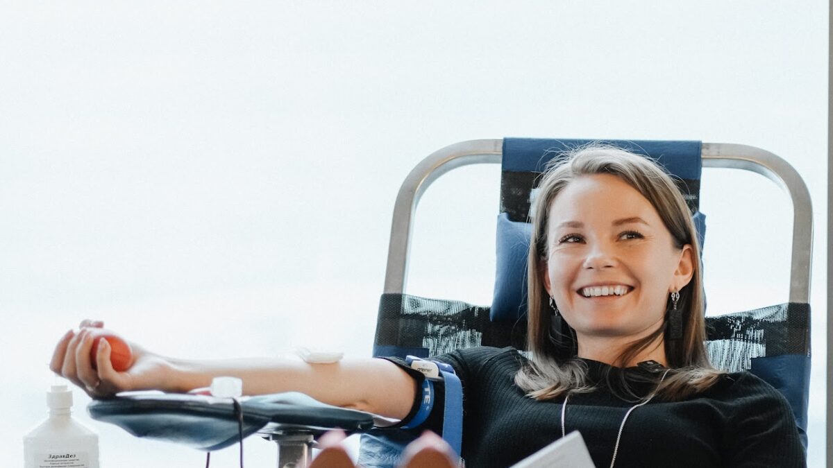 В пять крупных медицинских центров в Москве срочно нужны доноры крови