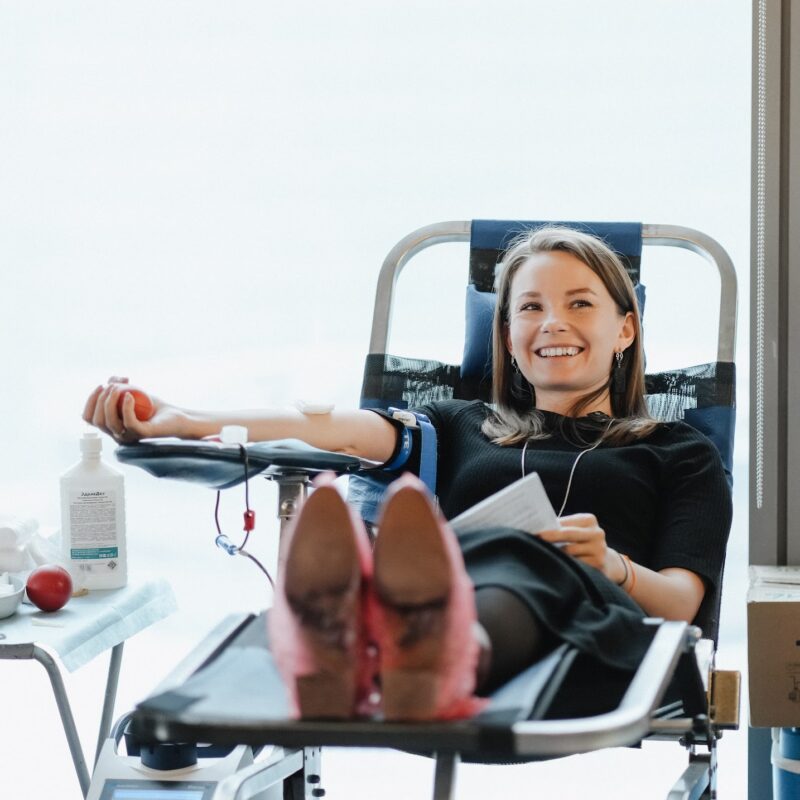 В пять крупных медицинских центров в Москве срочно нужны доноры крови