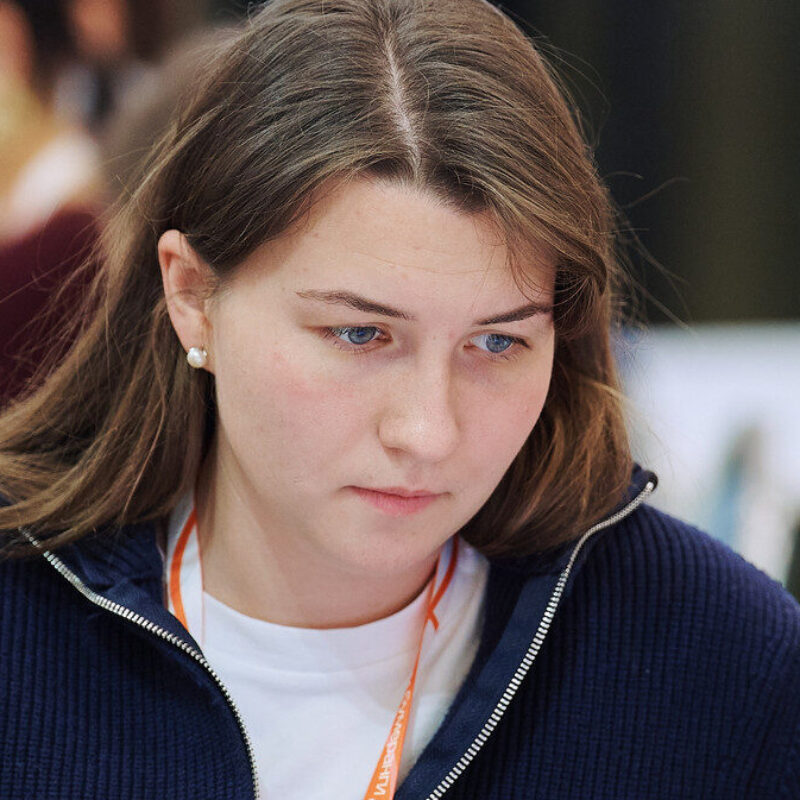 Как влиться в новый коллектив? Пошаговая инструкция и советы психолога