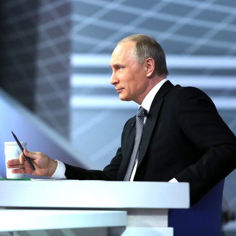 Стартовала прямая линия с Владимиром Путиным: где смотреть и как задать вопрос?