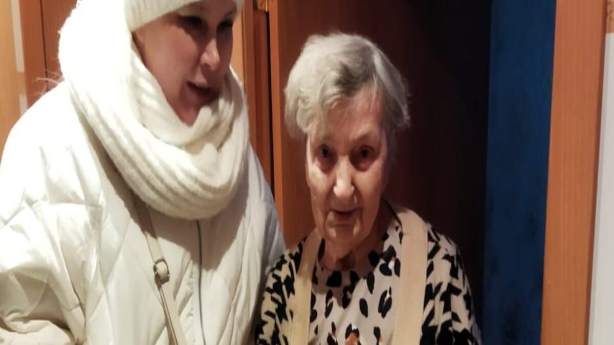 Новогоднее чудо: дружба 100-летней бабушки и директора магазина