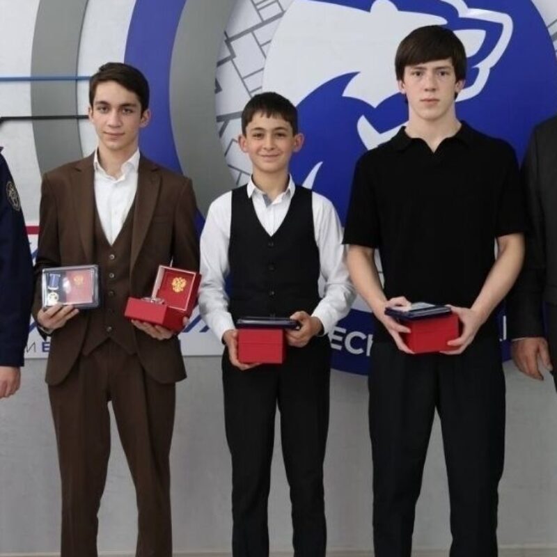 Подростки спасли детей и никому не сказали: смелый поступок