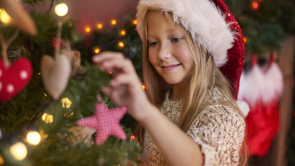 Колядки на Рождество-2026: дата, традиции, тексты колядок и откровенные истории