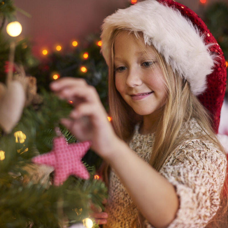 Колядки на Рождество-2026: дата, традиции, тексты колядок и откровенные истории