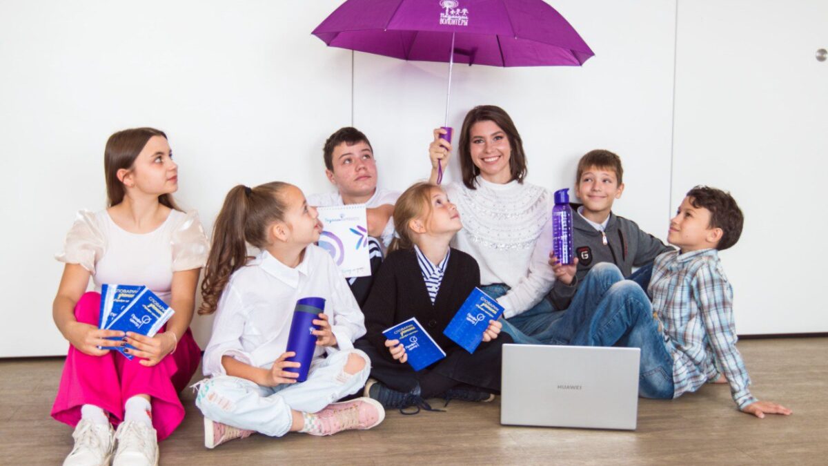 Днём программист, вечером решает ЕГЭ. Как педагогическое волонтёрство помогает жить в мире…