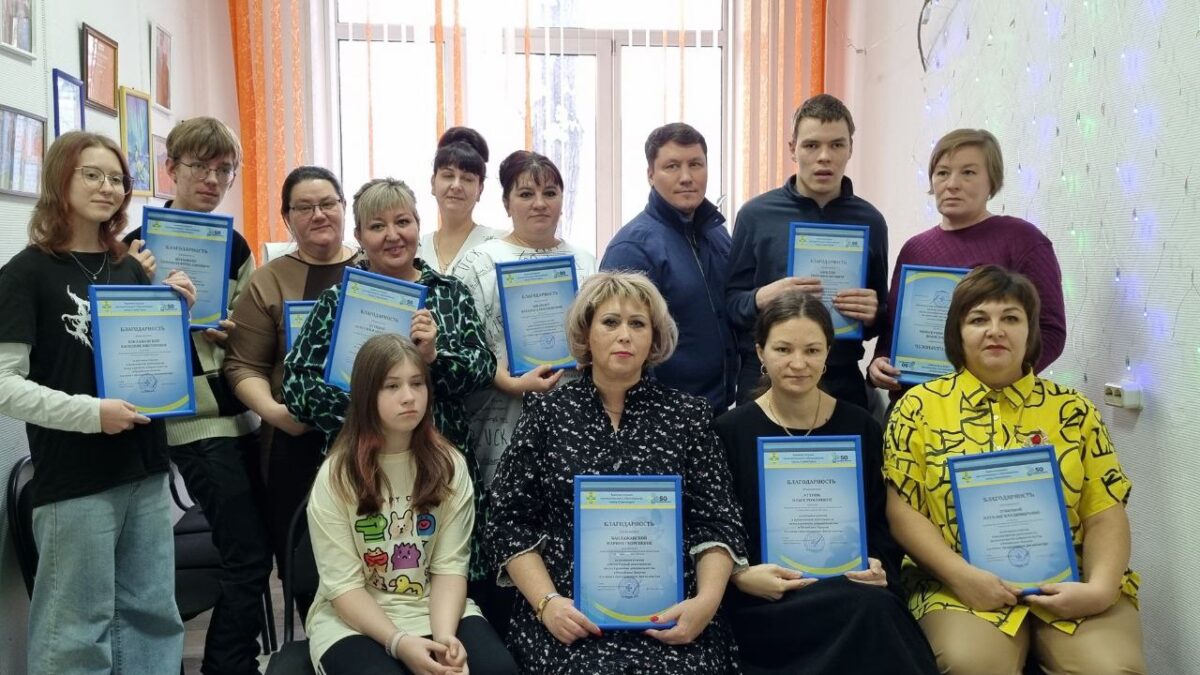 Диалог на равных: Глава Саяногорска лично поблагодарил волонтеров и обсудил развитие Добро.Центра