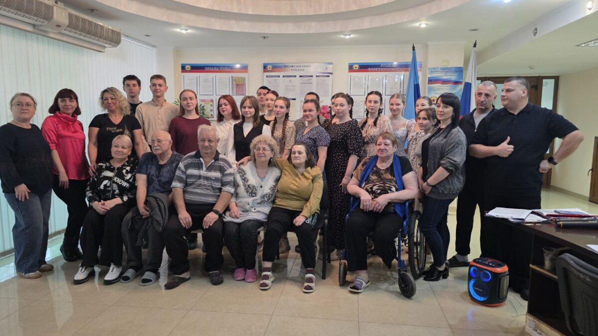 Волонтёры «Парус надежды» поздравили Республиканский центр реабилитации инвалидов с Днём…