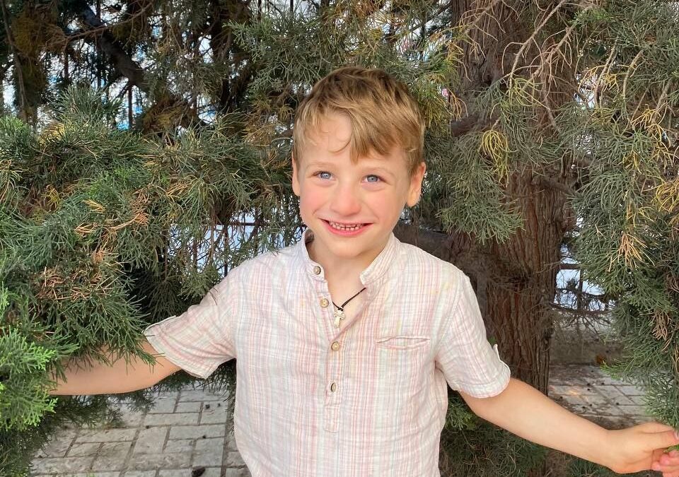 Мальчик, который смеется. Мама, которая смеется.