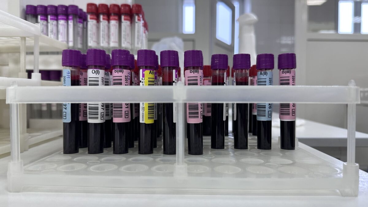 «Капля крови – спасенная жизнь»: Донорская акция в Алтайском краевом центре крови