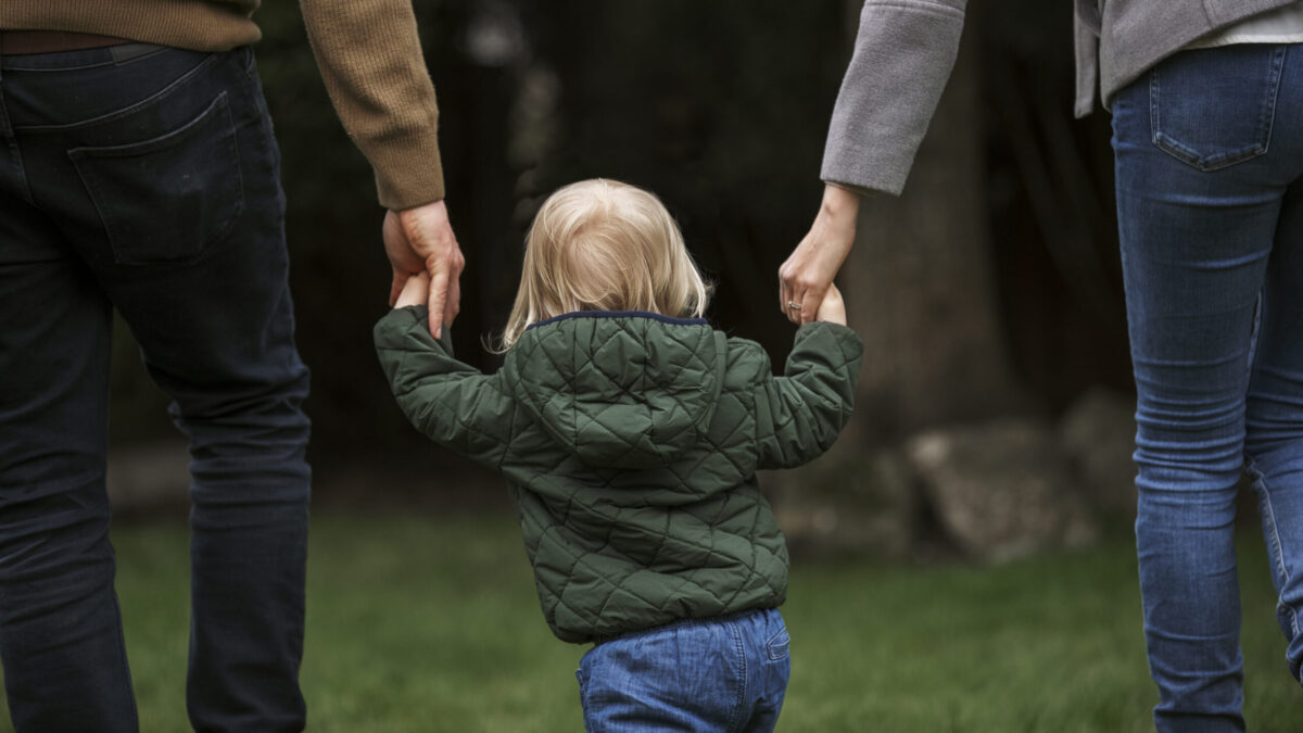 «Главное – не так, как у них»: как родительские модели переходят к детям