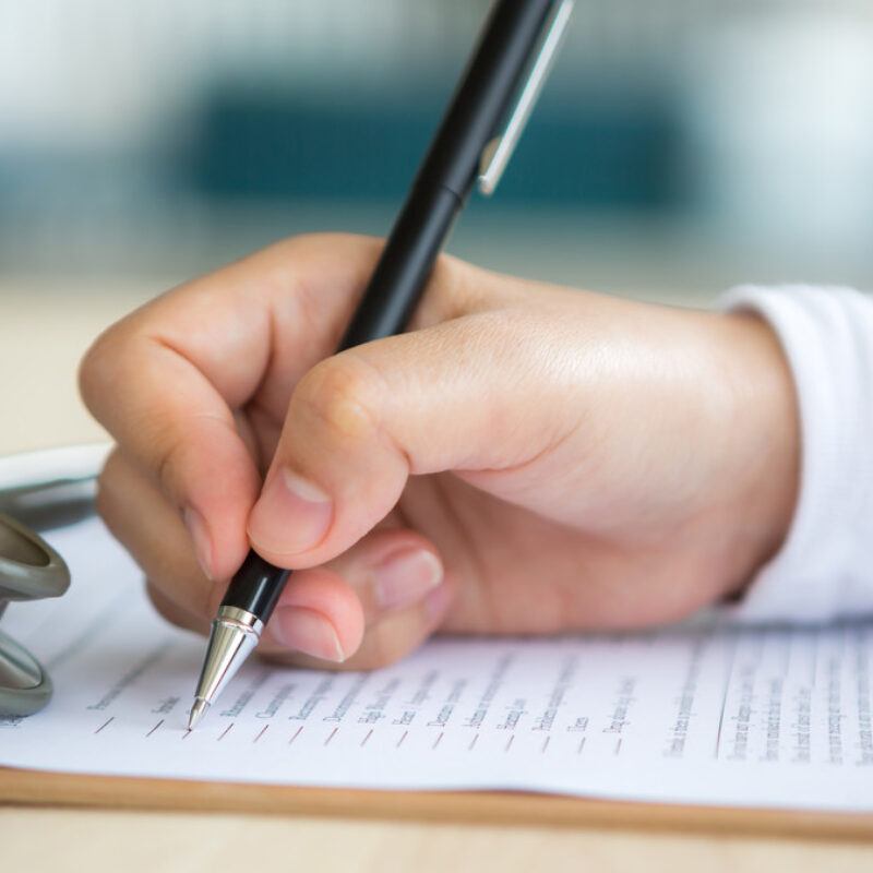 Как найти деньги на лечение рака: просветительскую кампанию по онкострахованию запустили в России