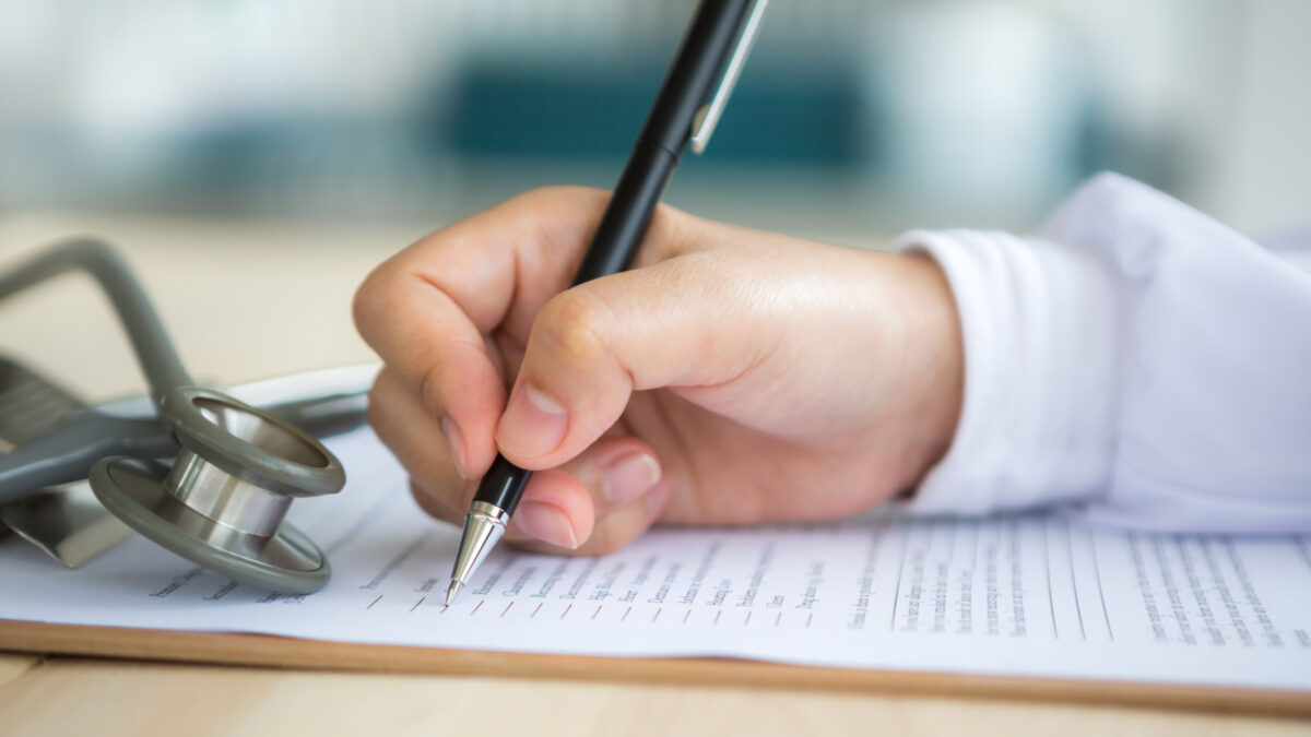 Как найти деньги на лечение рака: просветительскую кампанию по онкострахованию запустили в России