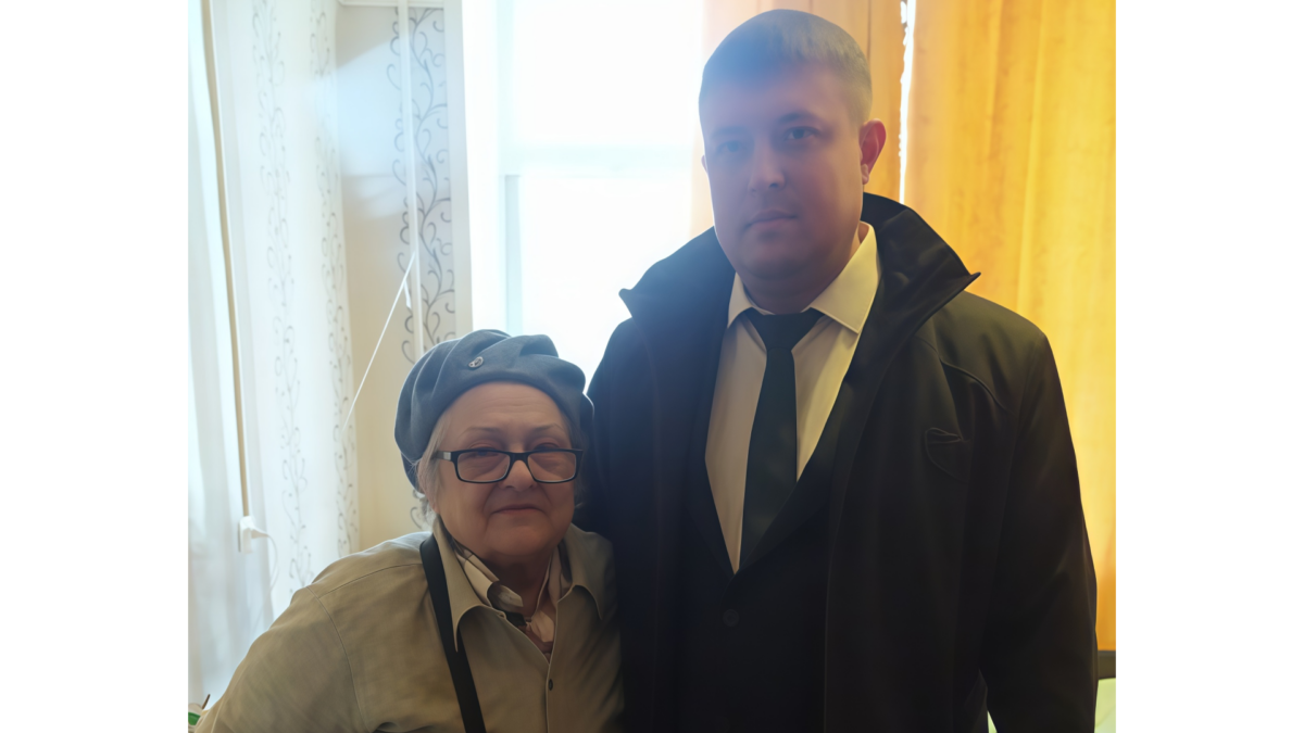 Новогоднее чудо: жители Орска помогают пожилой пианистке