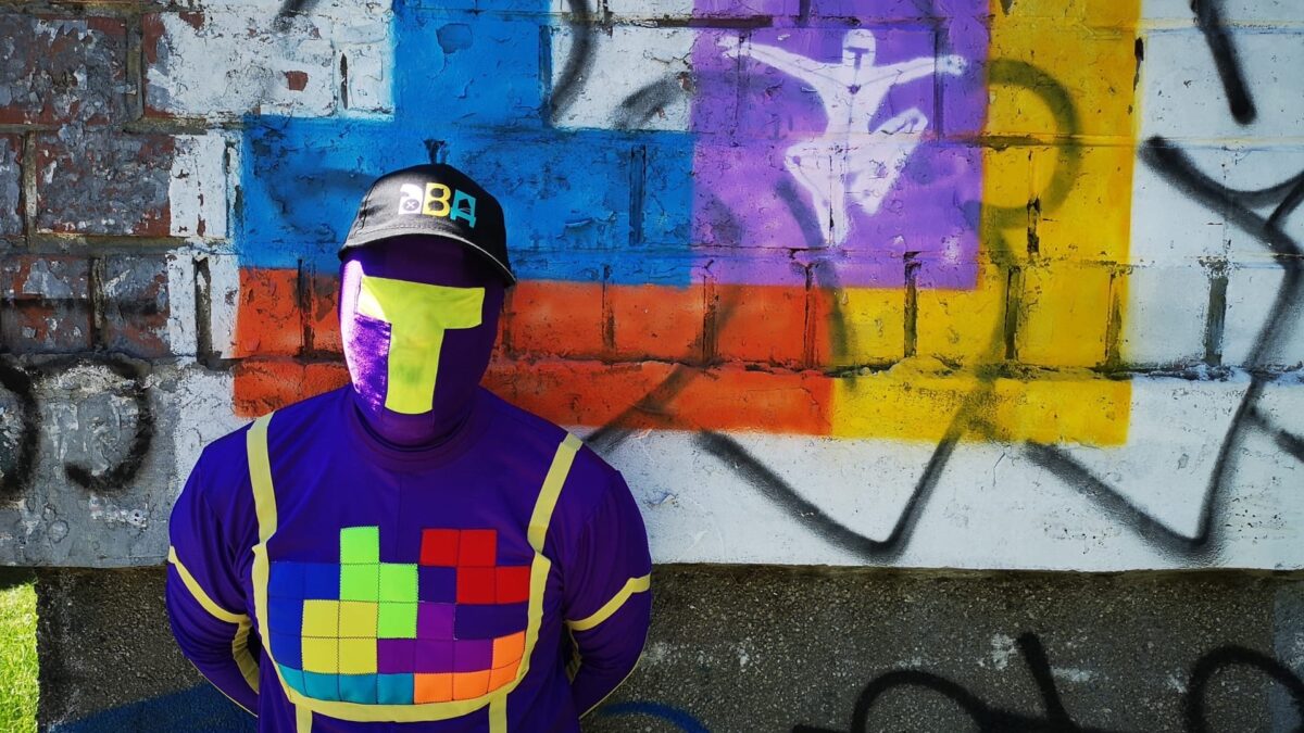 «Чувствую себя отечественным Диснеем»: россиянин создал супергероя в борьбе за будущее детей