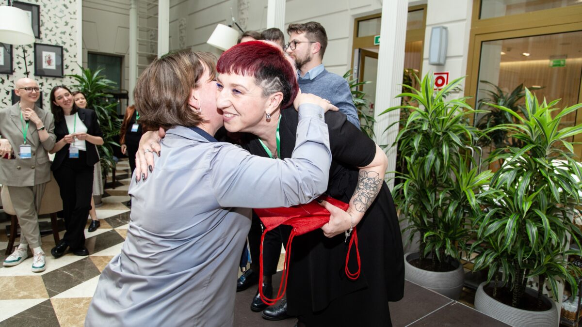 Чтобы не остаться наедине со страшным диагнозом: кто помогает женщинам с раком шейки матки?