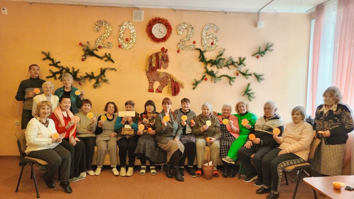 Помогает пенсионерам: жительница Урала вдохновляет пожилых