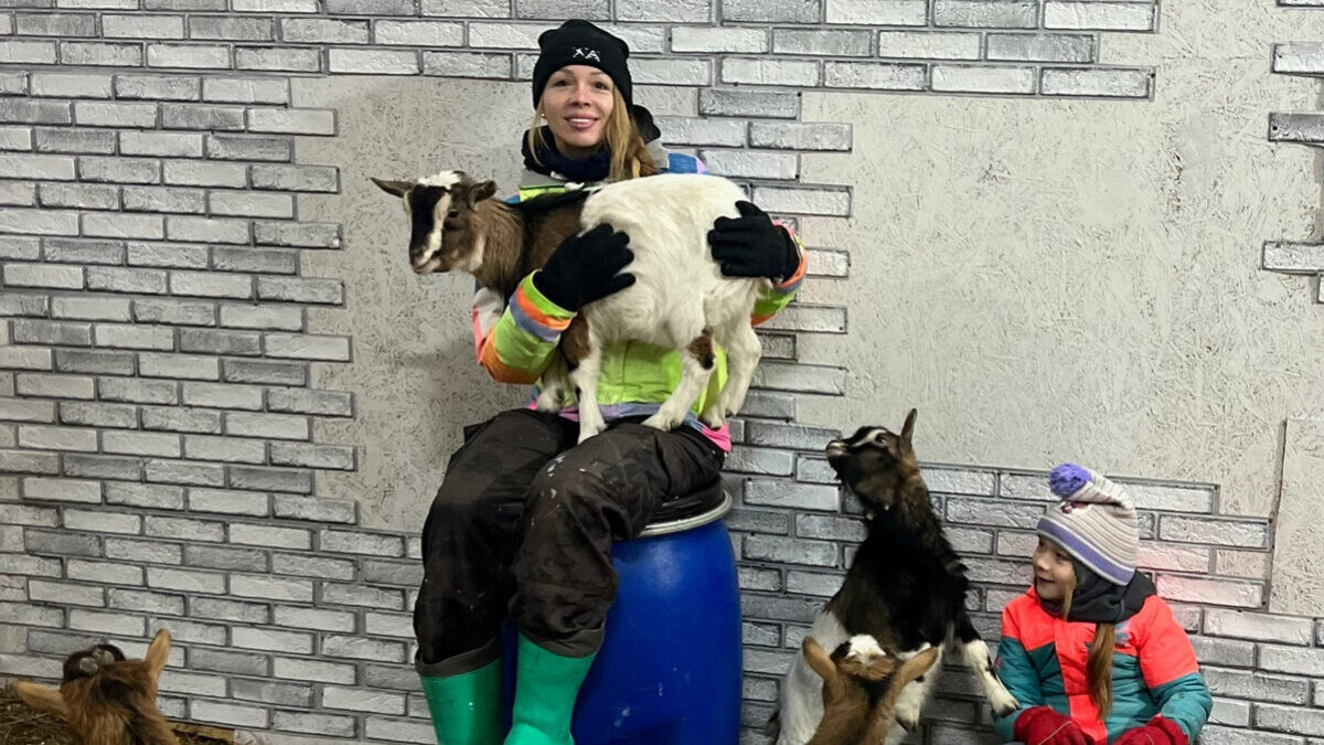 Спасает лошадей бывшая спортсменка Анна Донская