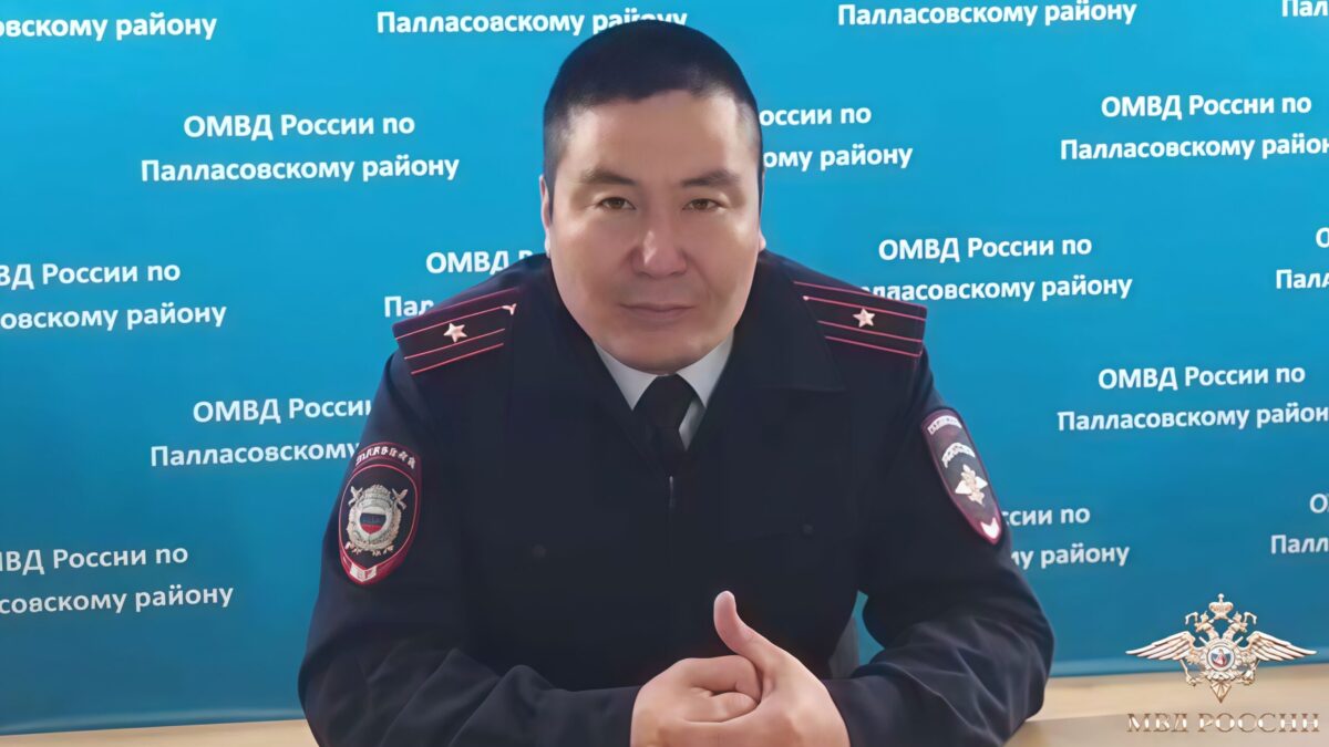 Полицейский спас людей из снежного бурана под Волгоградом