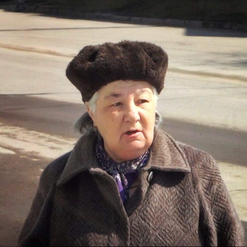 Бабушка-регулировщица из Воронежа стала звездой сети