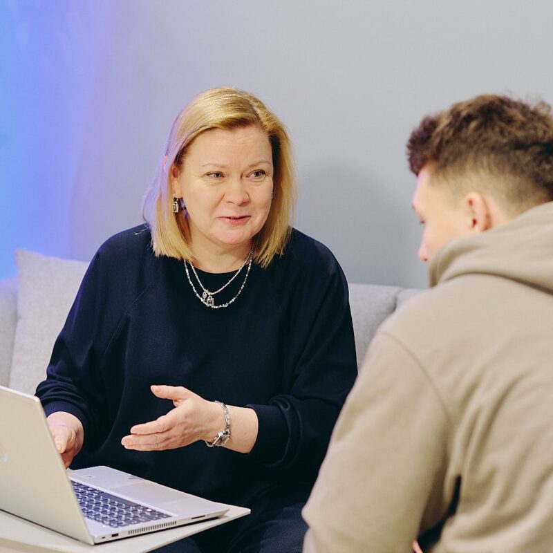 Как сменить руководителя НКО? Пошаговая инструкция с комментариями юриста