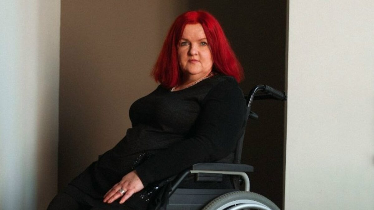 Создаёт кукол с необычной внешностью мастерица-инвалид