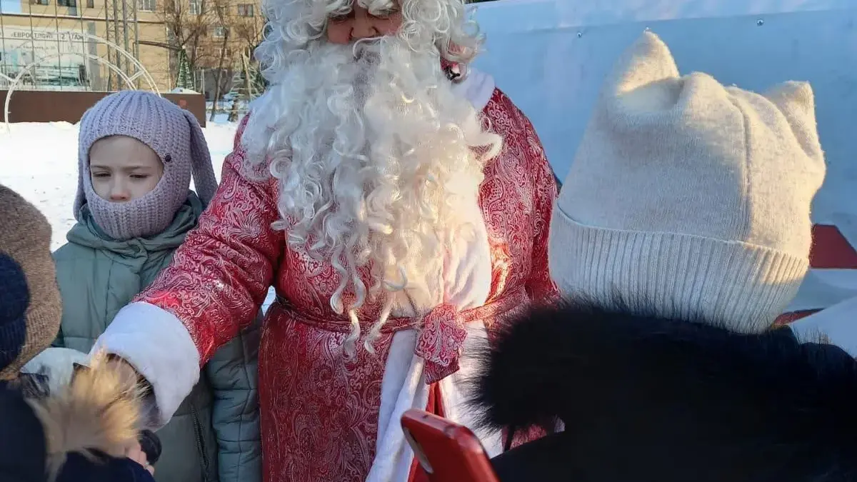 ЕЛКА В ГОРОДЕ