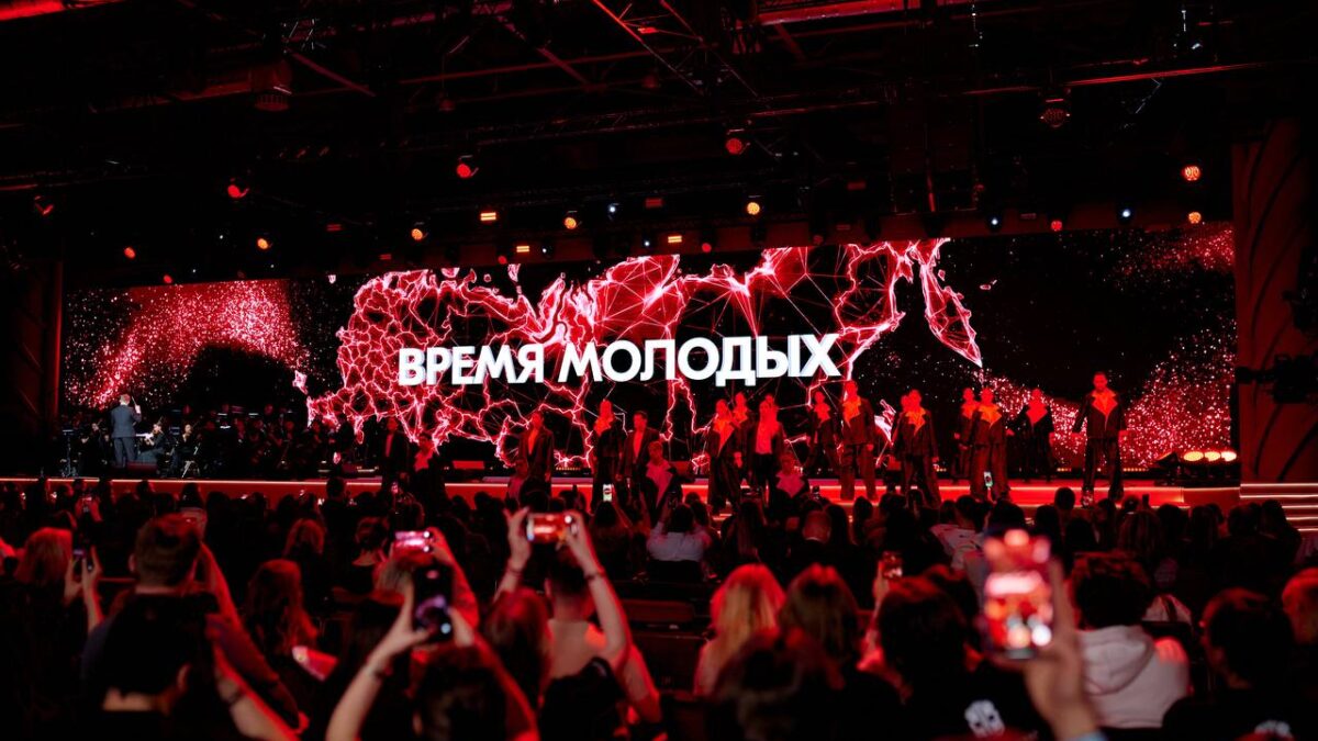 «Время молодых»: в Москве наградили лучших представителей нового поколения России