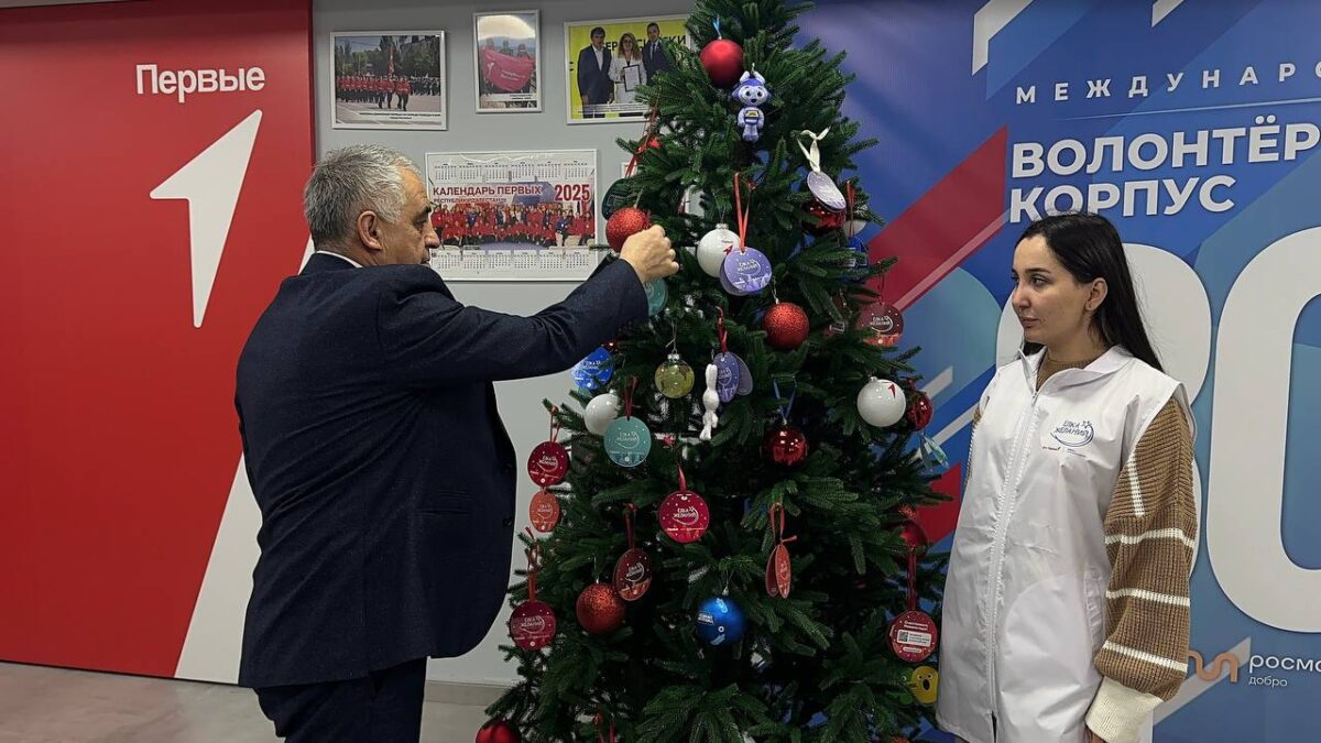 Депутат Народного Собрания РД поддержал всероссийскую акцию «Ёлка желаний»