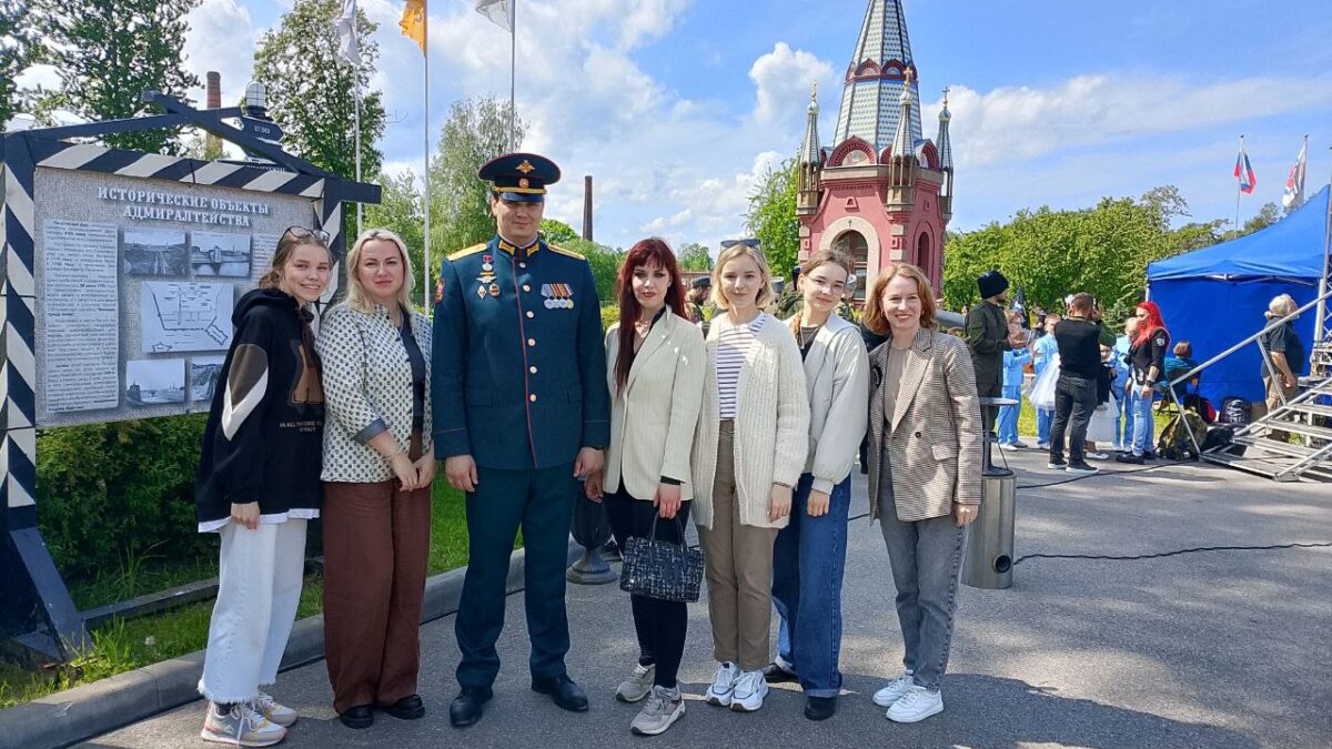 Волонтёры Петербурга: взгляд куратора