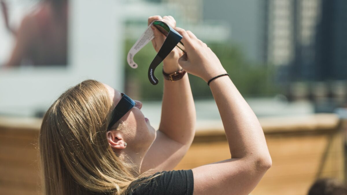 Как пережить магнитные бури? И на что они влияют? Советы