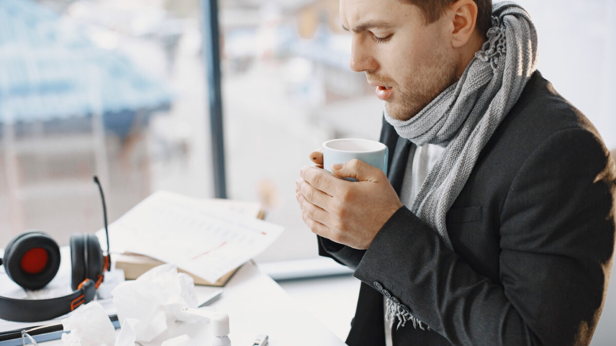 Замело город – останься дома. Стало известно, в какую погоду можно не идти на работу