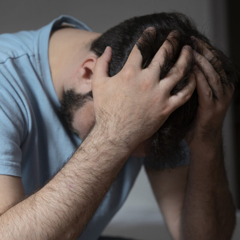 Куда обратиться, если у вас ПТСР? Список фондов и бесплатных горячих линий психологической помощи