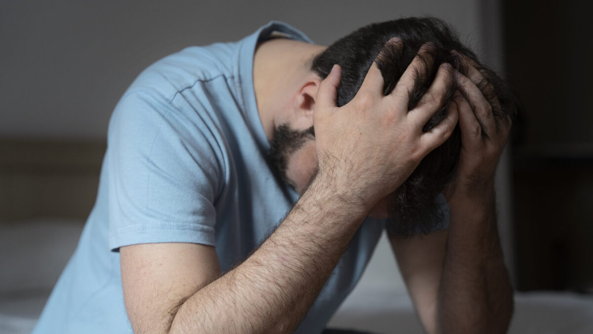 Куда обратиться, если у вас ПТСР? Список фондов и бесплатных горячих линий психологической помощи