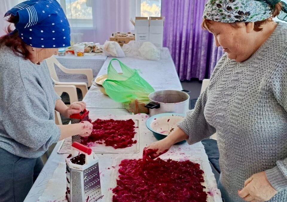 От сердца к сердцу! Майнский район продолжает согревать бойцов!