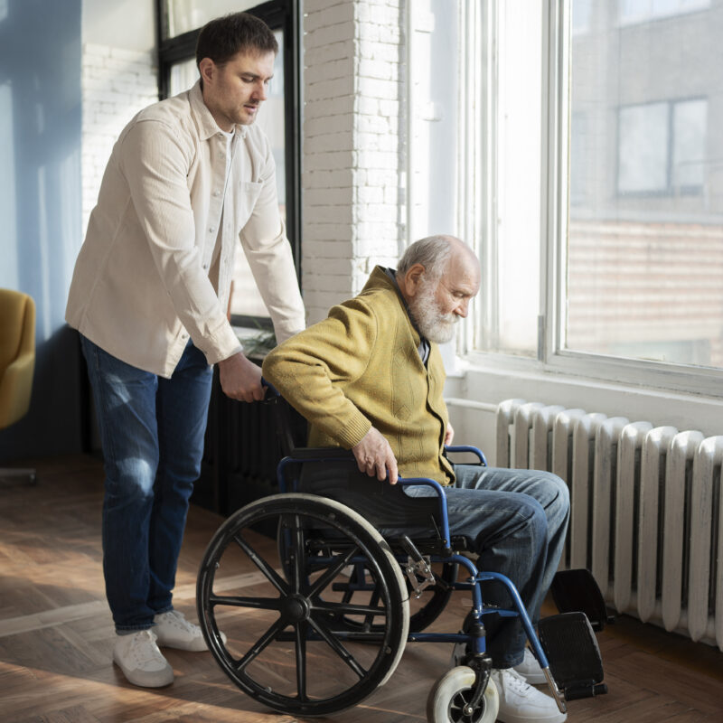 Родным инвалидов разрешат находиться с ними в больнице круглосуточно