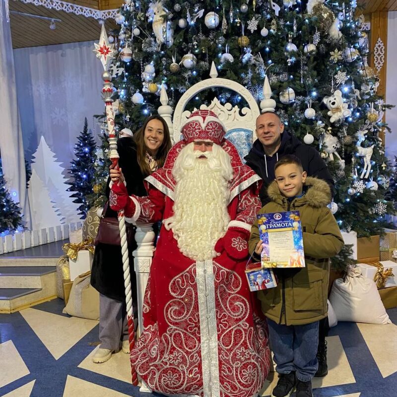 Вологодские волонтёры помогли мальчику из Донецка встретиться с Дедом Морозом