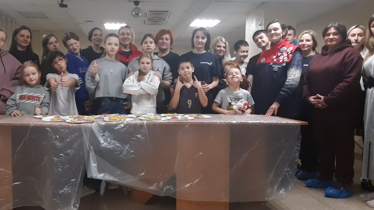 Мастер-класс по росписи пряников в БУ СО ВО «ЧЦПД «НАШИ ДЕТИ»