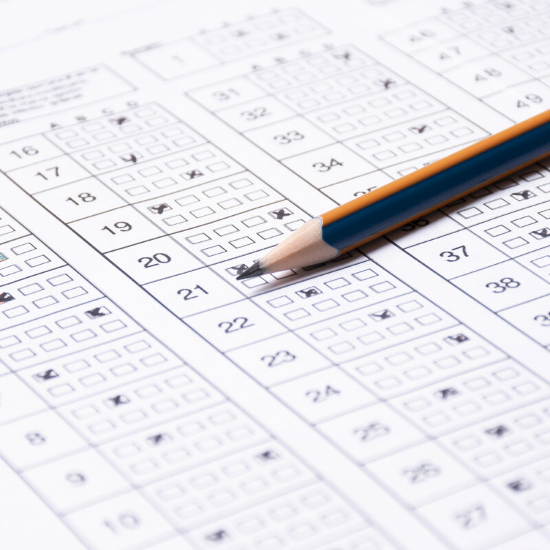 Учителям – историю, технарям – физику: вузы изменили перечень экзаменов для поступления в 2026 году