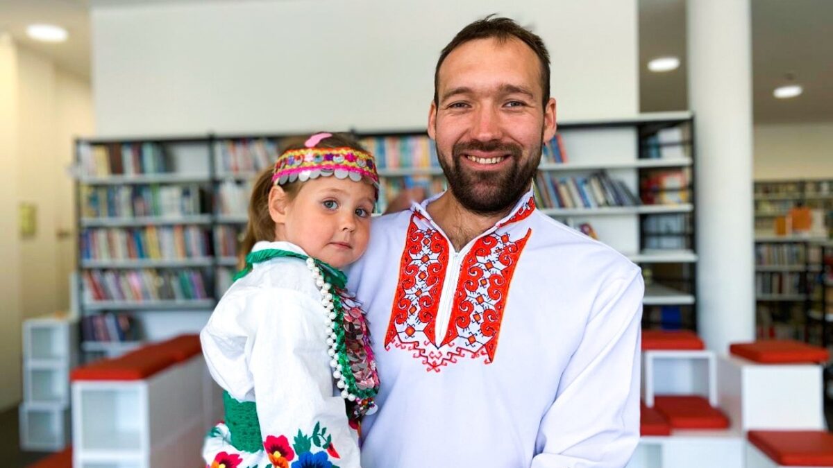 «Больше поём, чем разговариваем»: москвич открыл марийский театр, чтобы сохранить культуру предков