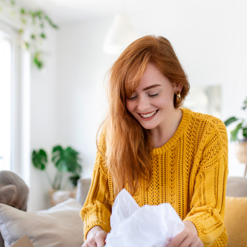 Покупка у физлиц юрлицом: инструкция для НКО, как законно оформить сделку со счёта организации