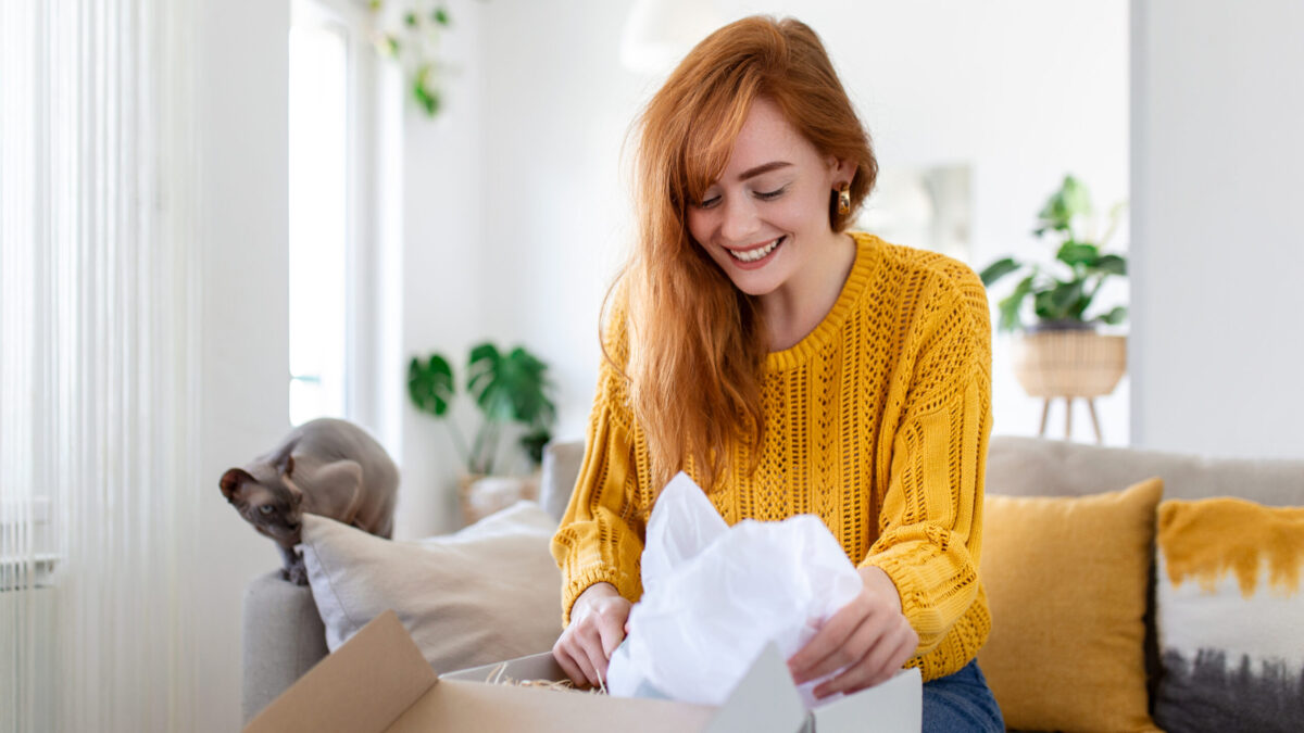 Покупка у физлиц юрлицом: инструкция для НКО, как законно оформить сделку со счёта организации