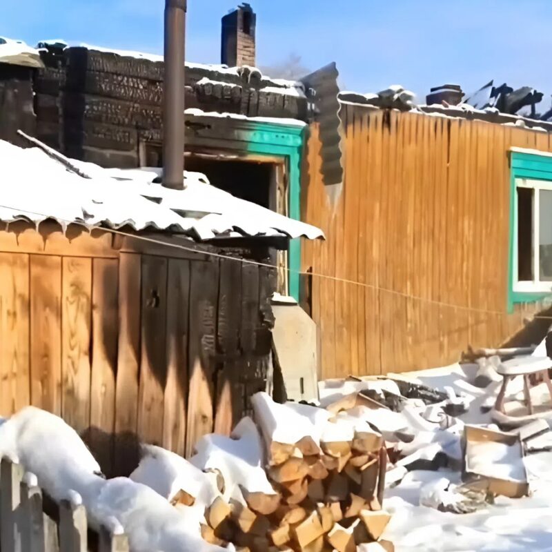 Помочь пенсионерке, у которой сгорел дом, просят волонтёры