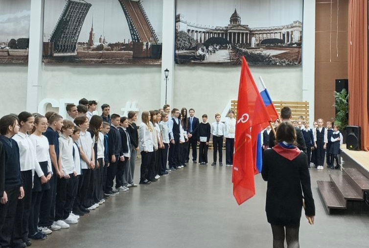 Торжественная церемония понедельника была посвящена прорыву блокады Ленинграда