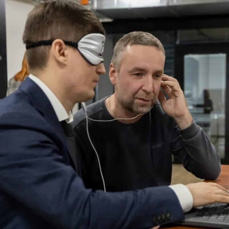 IT-специалисты проводят бесплатные консультации для незрячих и слабовидящих по телефону