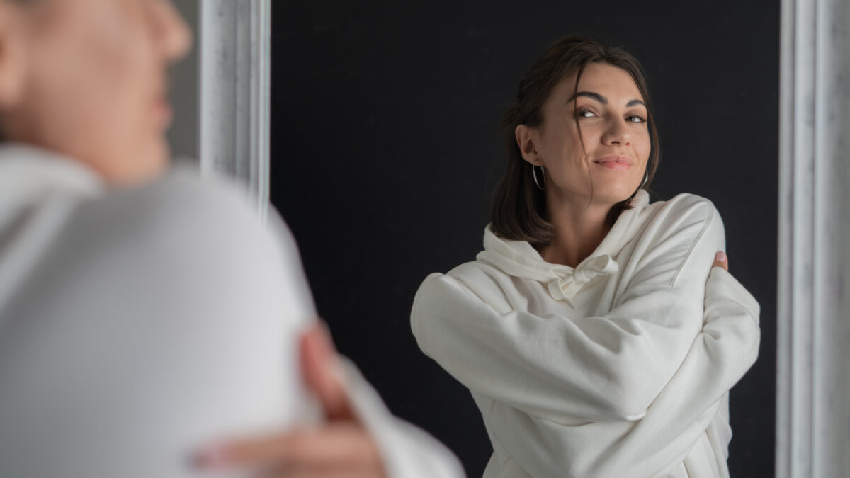 Как располагать к себе людей: правила искреннего и тёплого общения