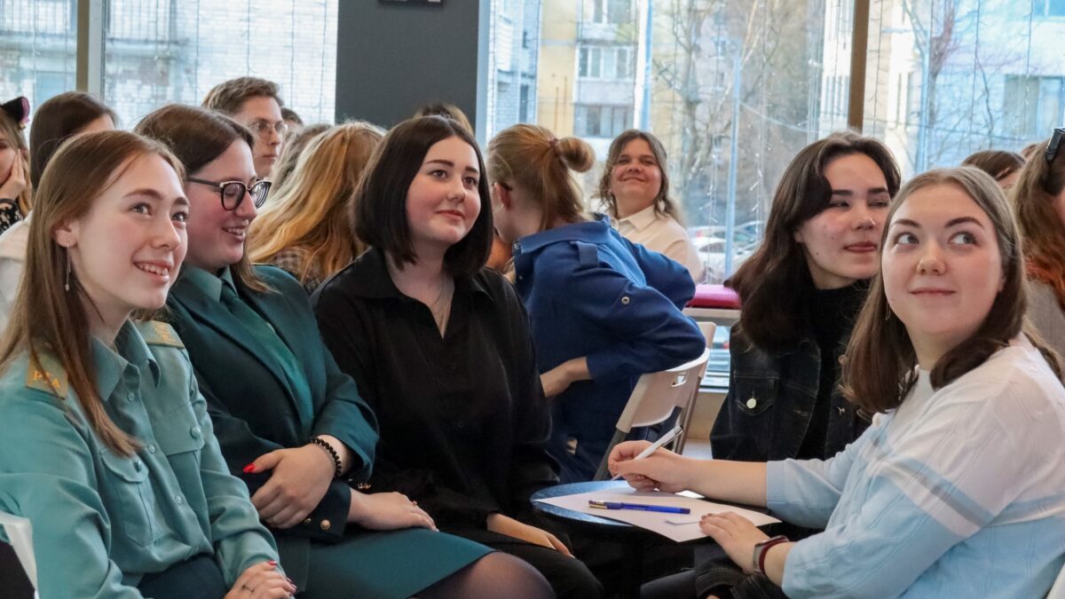 Как говорить о волонтёрстве без жалости