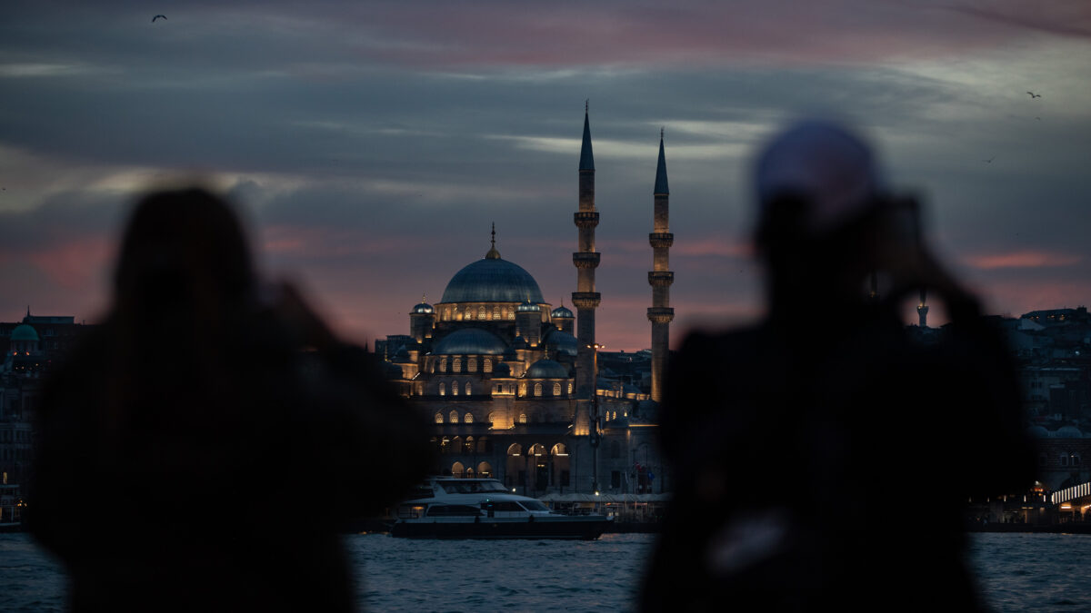 Куда поехать весной в отпуск – топ-10 мест с визой и без