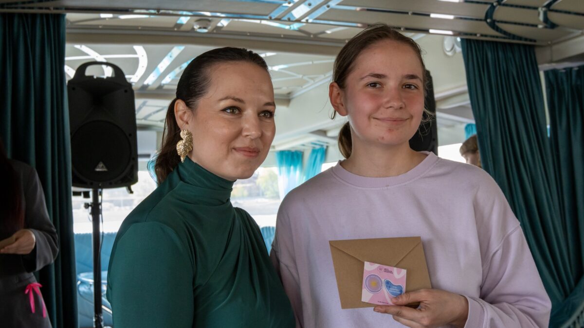 Волонтёр и переход в оплачиваемую сферу