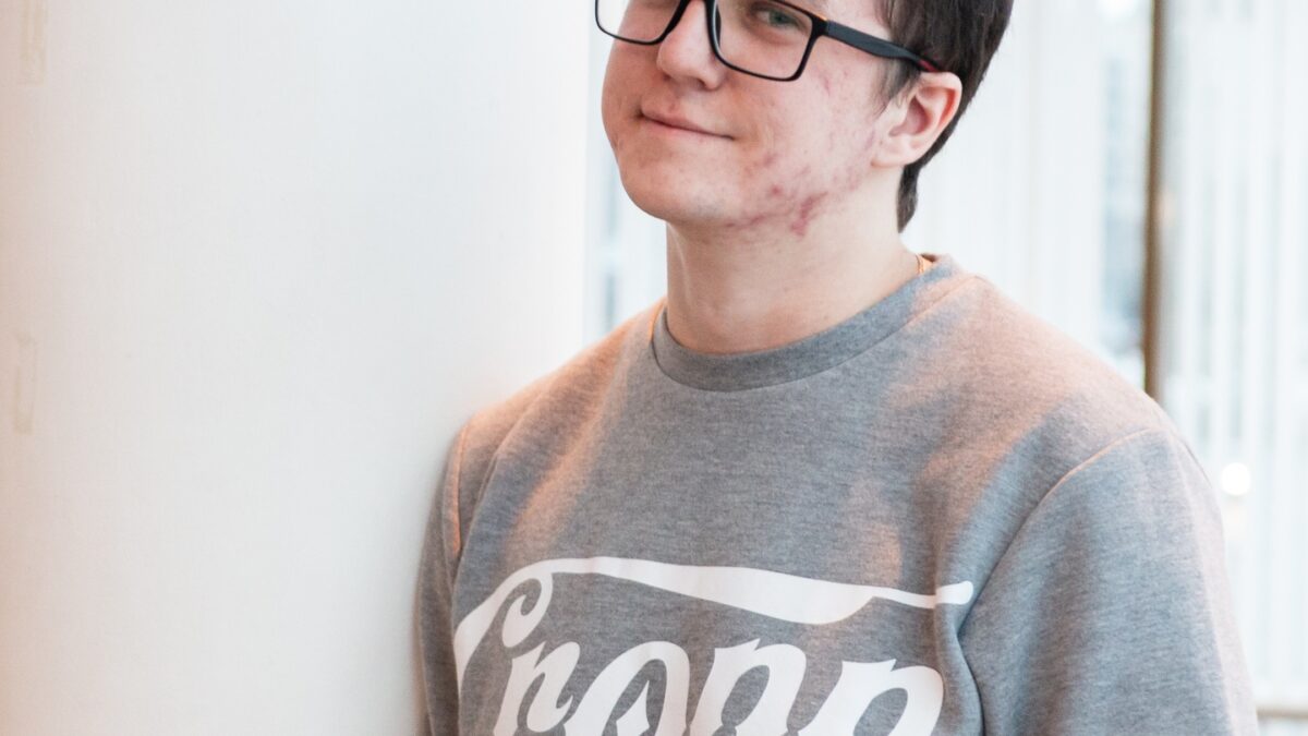 Тон при публичных объявлениях