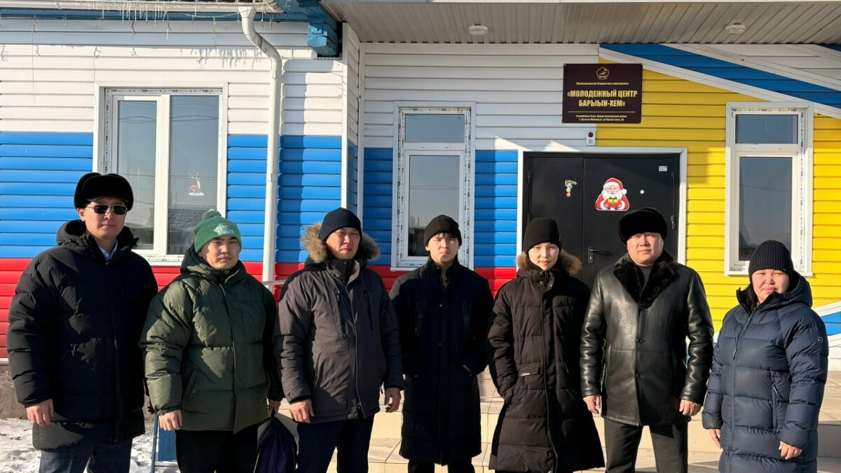 Председатель «Добрые Сердца Тувы» и министр по делам молодёжи посетили Барун-Хемчикский район…